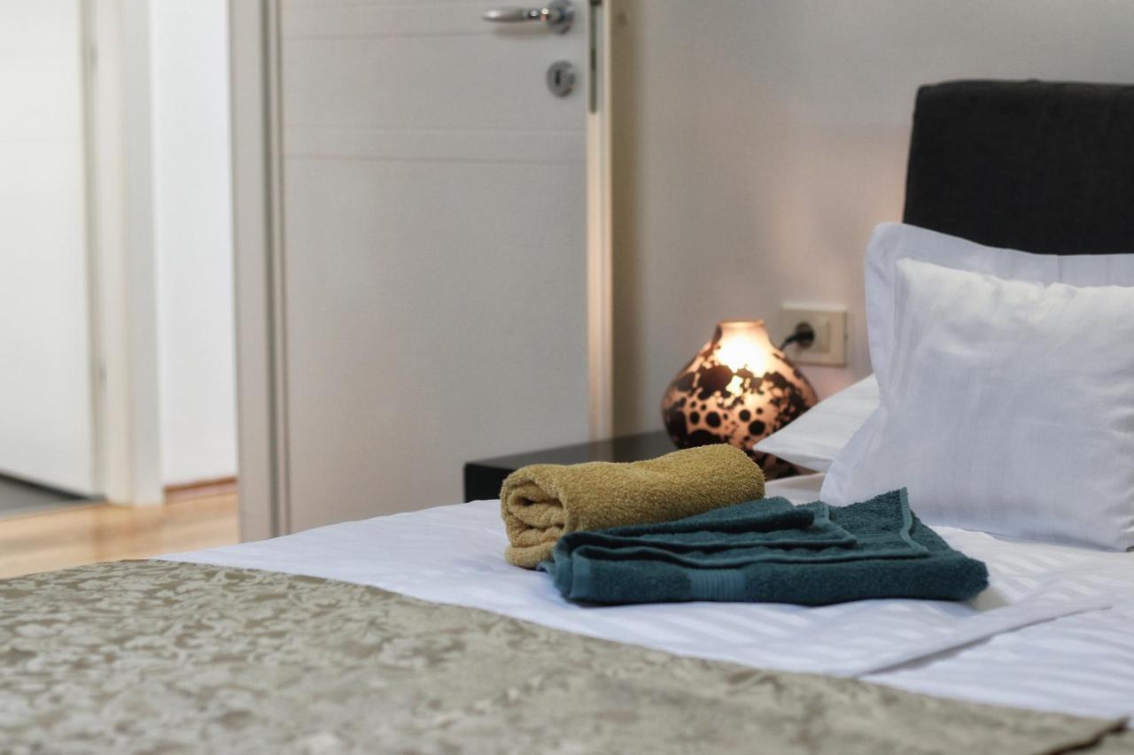 Kseni Accommodation Rovinj Bagian luar foto